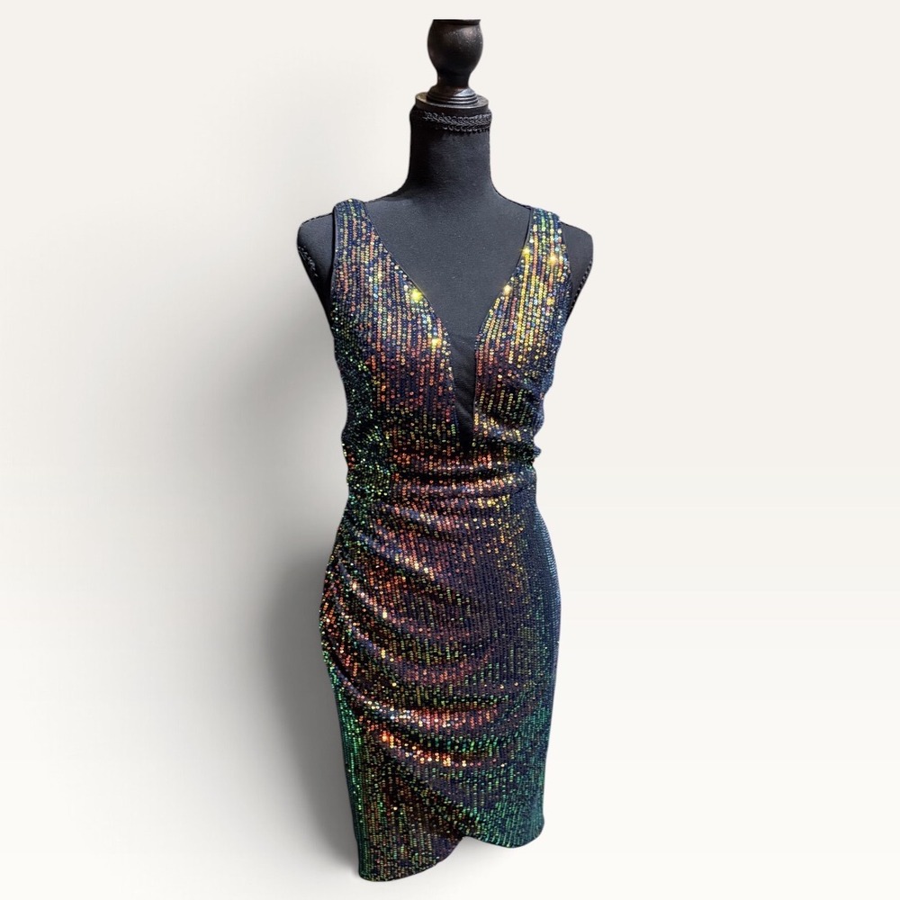 Iridescent Sequin Ruched V-Neck Cocktail Dress Sleeveless Multicolor Bodycon